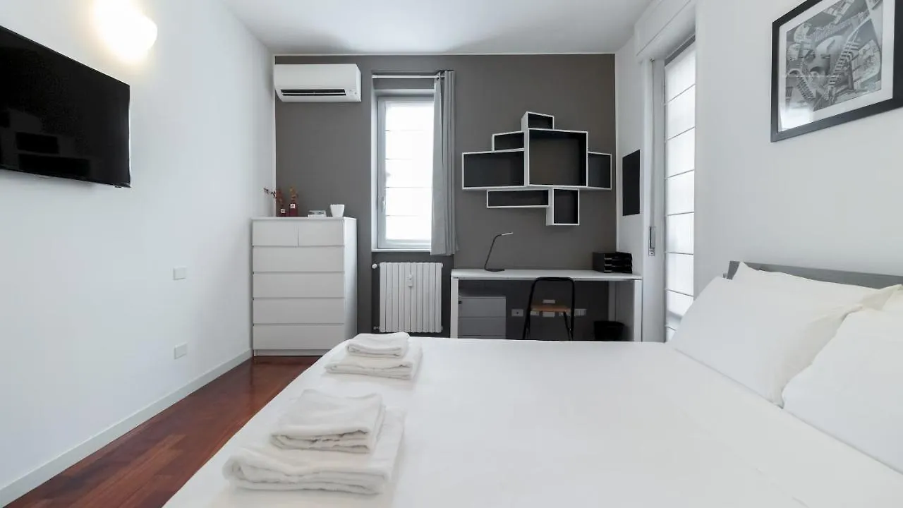 Italianway - Tagiura 8 Apartamento Milão